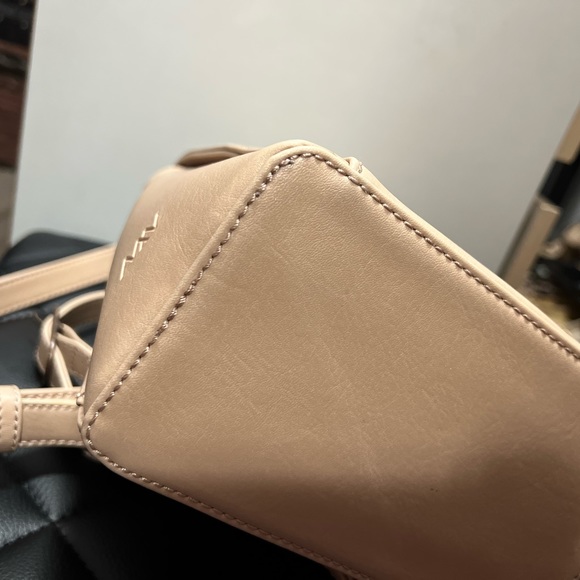 Matt and Nat Backpack - Picture 7 of 14